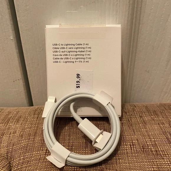 Apple USB-C-to-Lightning Charging Cable 1M,  Authentic NEW Open Box. - Picture 4 of 4